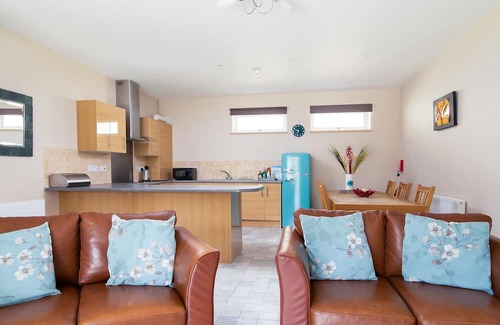 West Down Cabaña | Lake view Cottage West Down