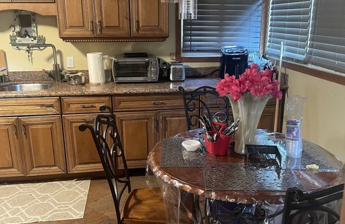 Heathcote Casa | Large 5 Bedroom House in safe area close to NYC