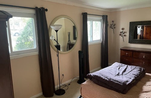 Heathcote Casa | Large 5 Bedroom House in safe area close to NYC