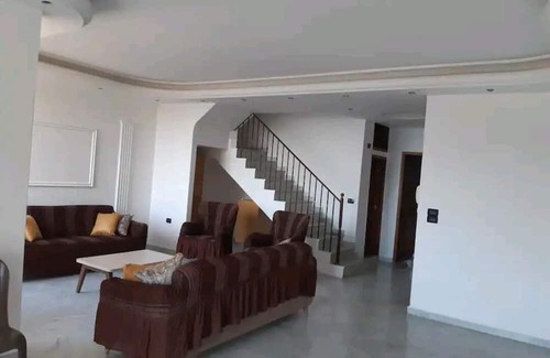 Duhur ash Shuwayr Apartamento | Stunning 4-Bed Apartment in Ain Saadeh