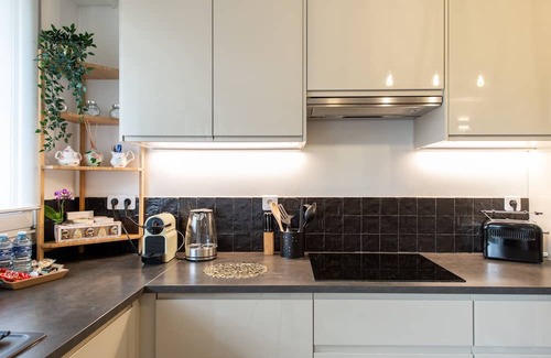 Bois-Colombes Apartamento | Vrbo Property