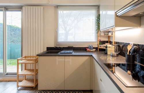 Bois-Colombes Apartamento | Vrbo Property