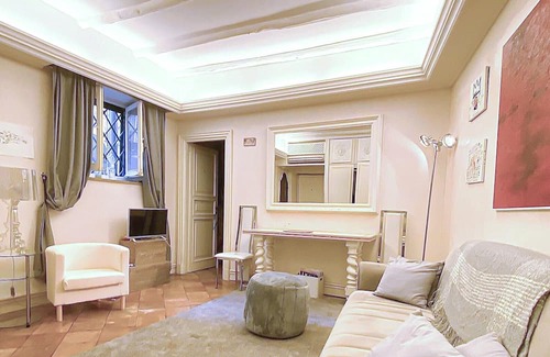 Rione VI Parione Apartamento | Cozy apartment in the best neighborhood!: ROME's Historical Center!