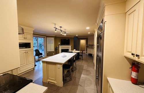Shaughnessy Casa | Cosy House with Sauna in Central Vancouver