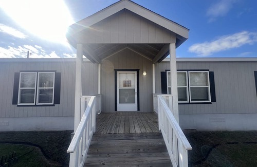 Lee County Casa | Nice Cozy 3/2 Home w/serene country atmosphere!! Minutes to town!