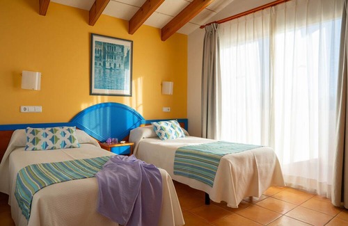 Son Carrio Villa | Villas Amarillas by EscapeHome
