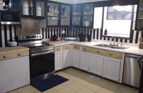 Cliftondale Casa | Beautiful Bungalow in South Fulton