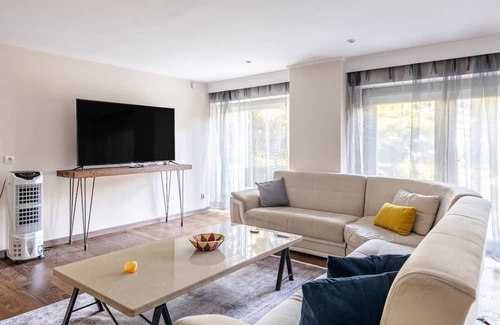 Arnavutkoy Apartamento | Flat with Garden 10 min to Bebek Shore