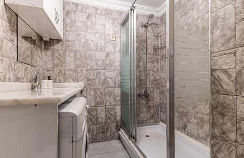 Gayrettepe Apartamento | Spacious and Exquisite Flat Near Fulya in Besiktas
