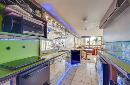Poipu Apartamento | Colorful Poipu Condo w/ Expansive Ocean Views!