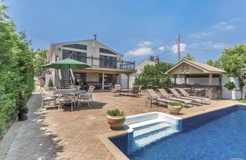 Massapequa Casa | Paradise on Long Island