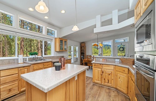 Sloat Casa | The Sierra House at The Lost Sierra Ranch w/ Fishing Ponds and 1 Mile Riverfront