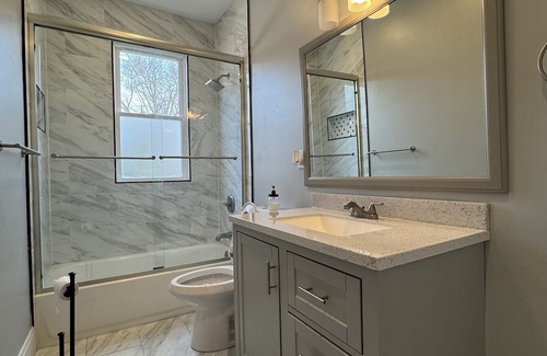 Roselawn Finance Casa | Big house newly remodel from top to bottom