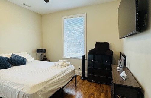 Roselawn Finance Casa | Big house newly remodel from top to bottom