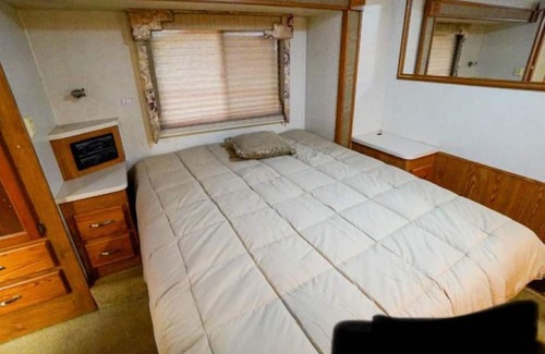 Herod Alquiler De RV | Peaceful pet friendly getaway near Shawnee National Forest / Garden of the Gods.