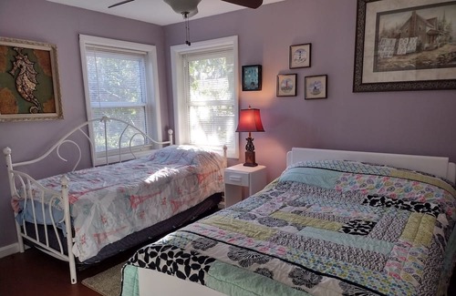 Dock Junction Casa | Shady Oaks Retreat Pet Friendly in the Heart of Brunswick