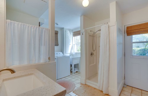 Aiea Casa | Sun-Dappled Aiea Apartment: 11 Mi to Beach!