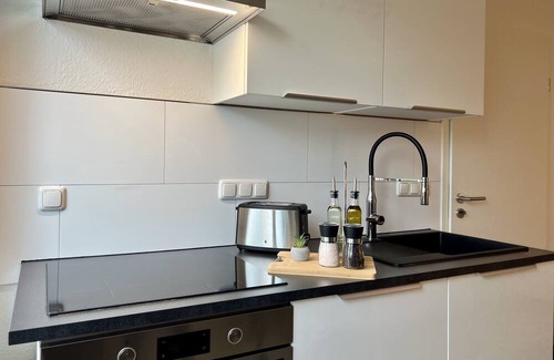 Bedingrade Apartamento | Ruhiges Apartment mit Balkon - Küche - Smarttv