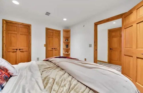 Decker Cabina | The Amazing Wolf Lodge