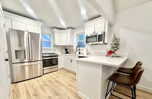 Lake Fenton Casa | Lake Fenton Cape Cod w/ Views of Lake Fenton!