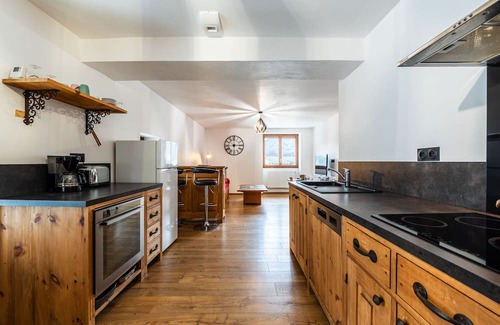 Queige Apartamento | Apartment 'Gite Place Du Lavoir' with Mountain View and Wi-Fi