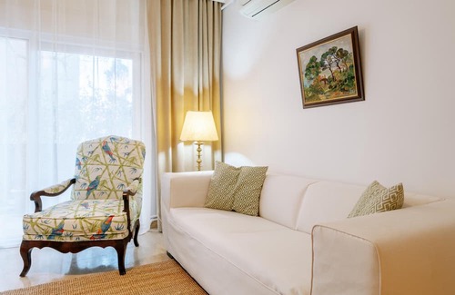 Esentepe Apartamento | Cozy Central Flat w Garden 5 min to Metro in Sisli