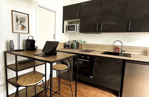 Dreux Apartamento | Dreux #3 - Comfortable studio on main and pedestrian street
