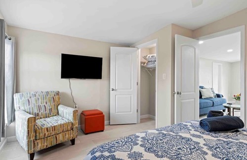 Englewood Casa | Paradise Retreat for 20!