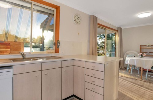 Winda Woopa Casa | Peaceful Dwelling: Hawks Nest Beach House - Your Ideal Family Retreat Just Steps from Jimmy's Beach!