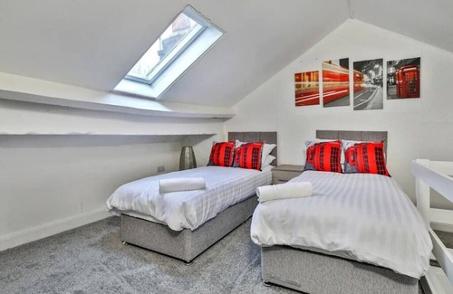 Rotherham Casa | 3BR Contractor House Great Location Psalters Lane