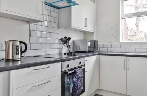 Rotherham Casa | 3BR Contractor House Great Location Psalters Lane