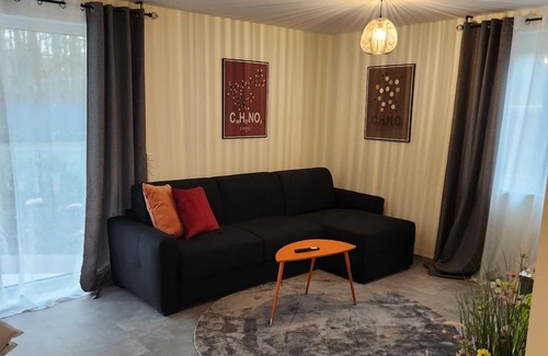 Schonebeck Apartamento | Theferienwohnung Moderne 2 Zimmer Ferienwohnung in Einem Neubau