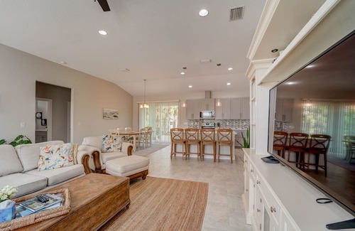 Englewood East Casa | Sunny Haven retreat