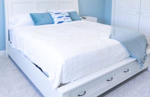 Caseville Condominio | Luxury Condo Overlooking Marina and Downtown
