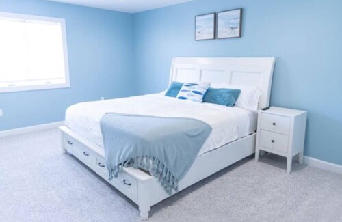 Caseville Condominio | Luxury Condo Overlooking Marina and Downtown