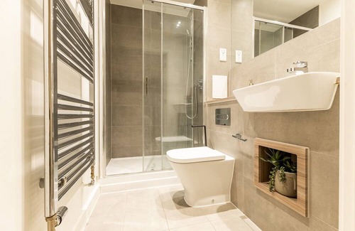 Gascoigne Apartamento | Bring the whole family to this great place with lots spaces for fun
