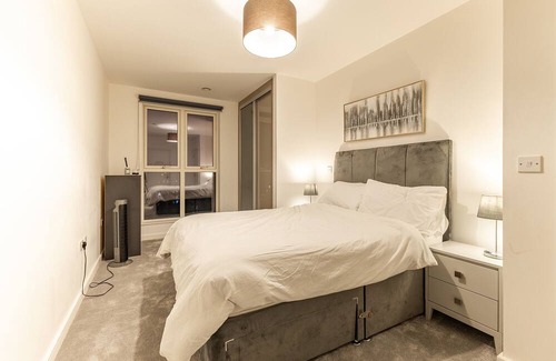 Gascoigne Apartamento | Bring the whole family to this great place with lots spaces for fun