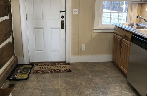 McGaheysville Cabina | Authentic, Spacious 1820 log cabin, close to Massanutten, JMU