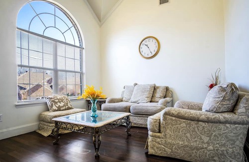 Garland Casa | Best house in Garland. Beautify warm family house.