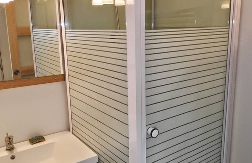Avignon Cabina | Apartment, free parking and Avignon outdoor courtyard.