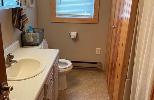 Bon Homme County Cabina | Cozy Cabin along Apple tree road with access to boat ramp for boating & fishing