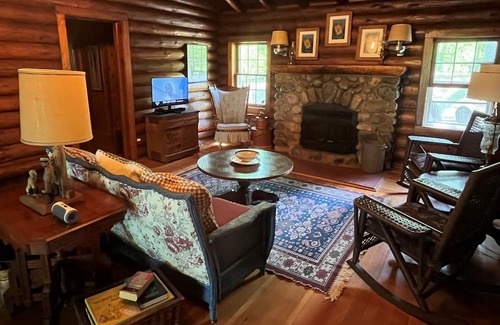 Nevis Cabina | Booking now for summer! Stunning vintage log home on pristine lake.