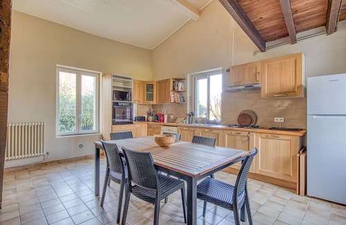 Rauzan Casa | Country Escape in Rauzan: Relaxation and Comfort in a Country House