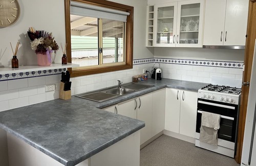 Port Lincoln Casa | Family, Pet Friendly House in central location with enclosed yard.