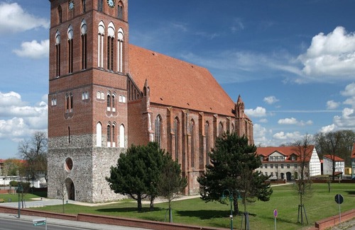 Pasewalk Apartamento | Ferienwohnung Apartment in der Innenstadt von Pasewalk, Parkplatz vor der Tür