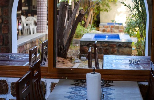 Illizi Province Hotel | La Grotte Des Ambassadeurs
