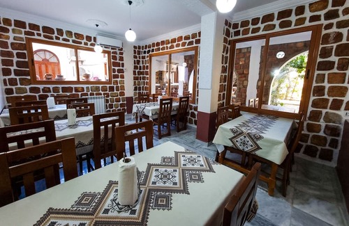 Illizi Province Hotel | La Grotte Des Ambassadeurs