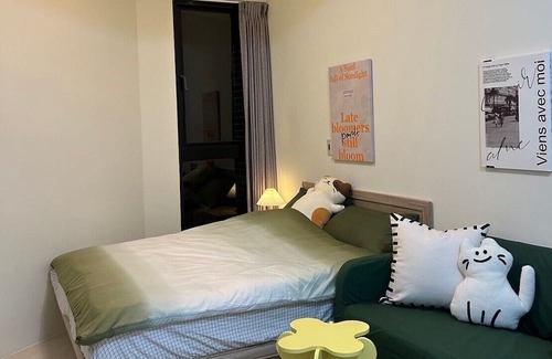 Banqiao Apartamento | Newly Designed Cozy Vintage Apartment -Blue Line JiangZicui station