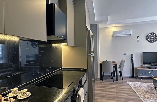 Gazipasa Apartamento | Hillside Luxury: Modern 1-BR, 10-Min Walk to Gazipasa Center & Beach