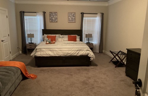 Buford Casa | Beautiful cozy 3 bedroom delight for relaxation with string Wi-Fi